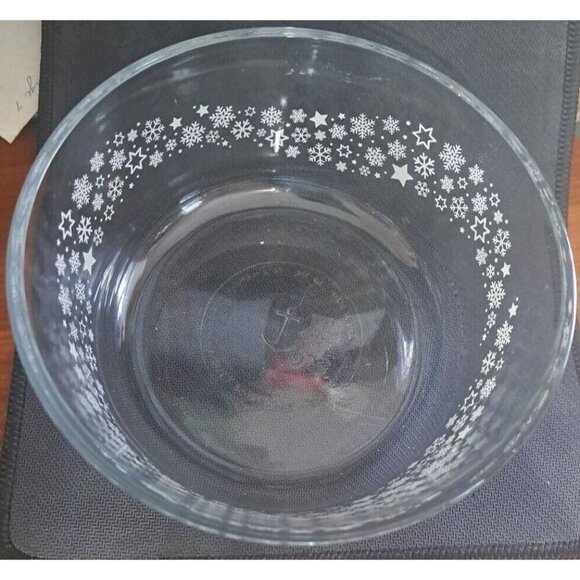 Anchor Hocking Set of 2 Snowflake Pattern Bowls 2-Cup & 4-Cup Capacity - Picture 4 of 11